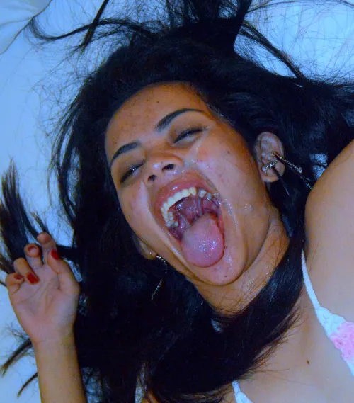 Not perfect teeth, but super cutie, 1st date! by Helpful-Ad1103