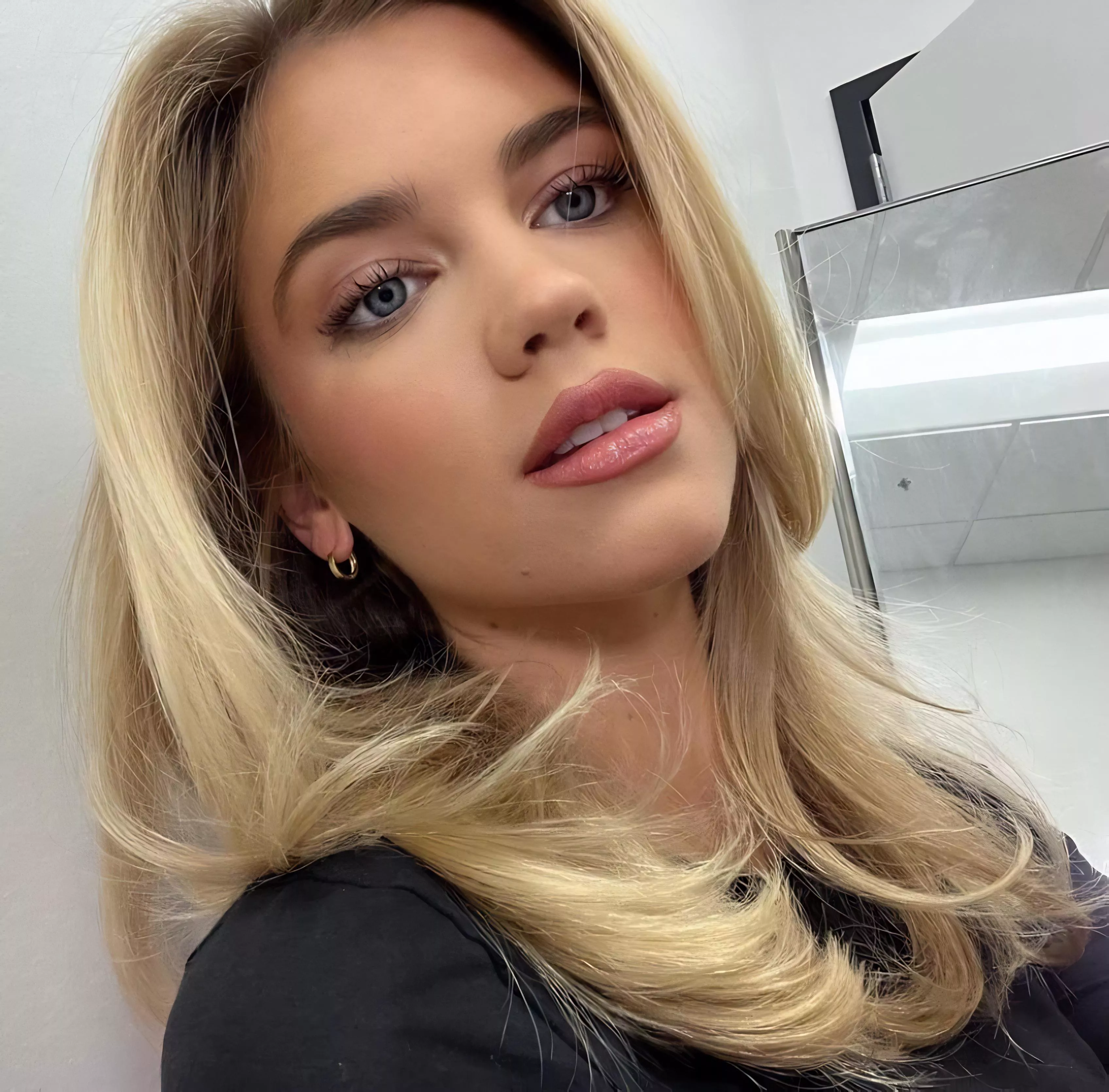 Olivia Bonner posted by cashmere1977_v3