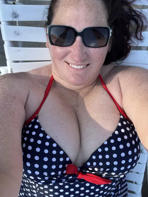 Pool day. Over 40(f) by mistressladyj