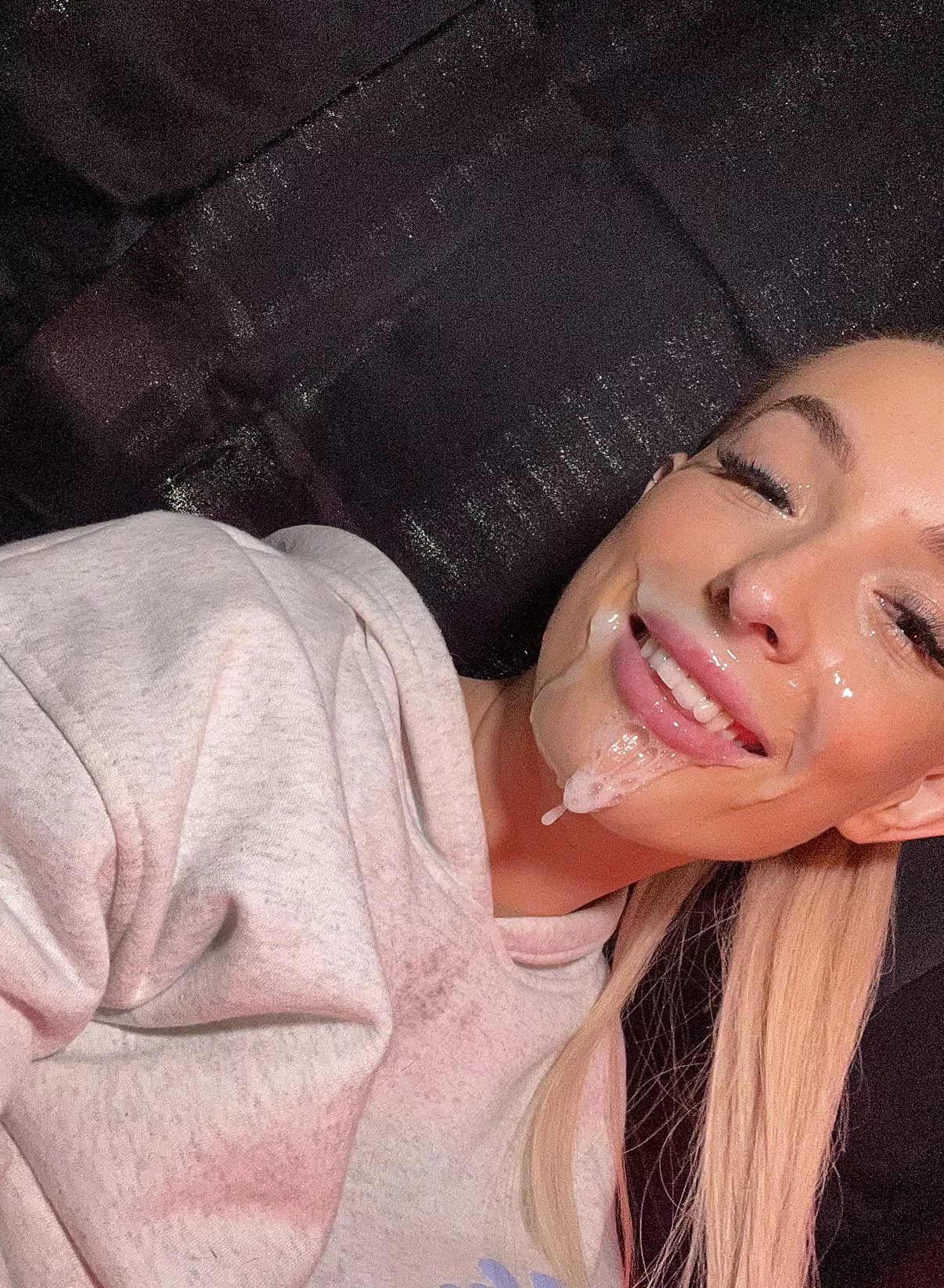 Pull my pony and cum on my face  posted by babyceeceexo