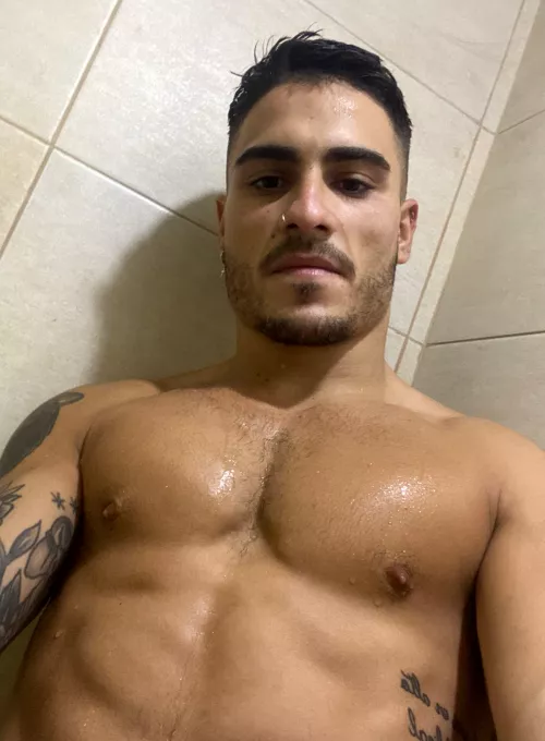 Who else wants to get wet with me?   by OlieTheKing