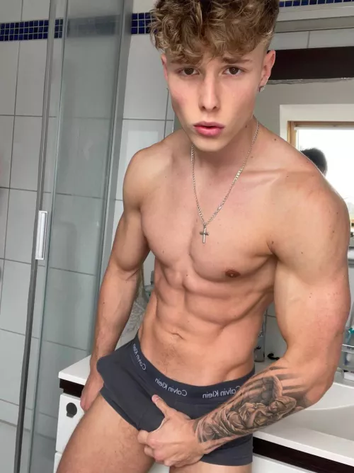 Will you say good night to me? by benjaminhilton