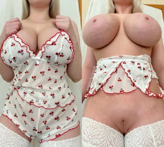 You can always see a little bit of my pink pussy even when my legs are closed 😋💕 by angelicfuckdoll