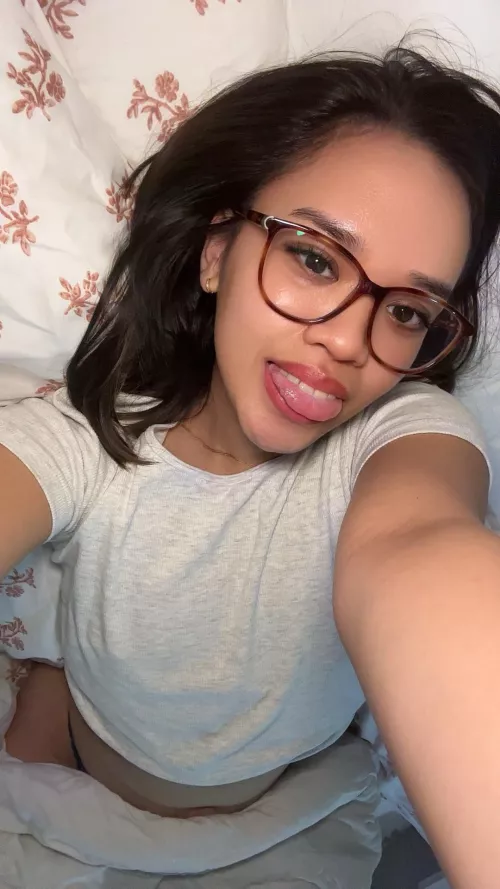 Anyone who likes nerdy Filipina’s? by Worldly_Evidence_575