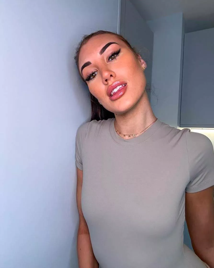 Classy look posted by HomeFar1276