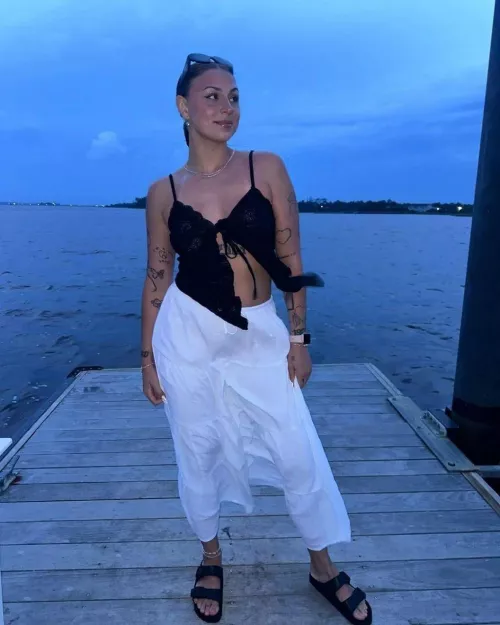 Comment down if you'd like to see more  by xo2sexyy