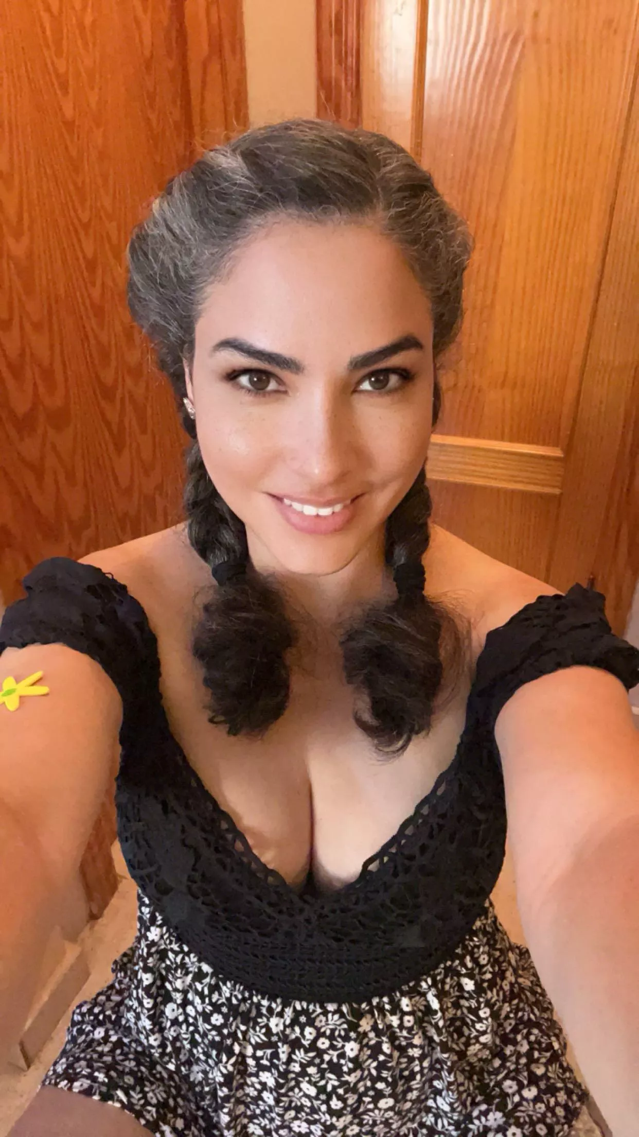 Do you like the classy but sexy look  posted by Resident_Rub_5315