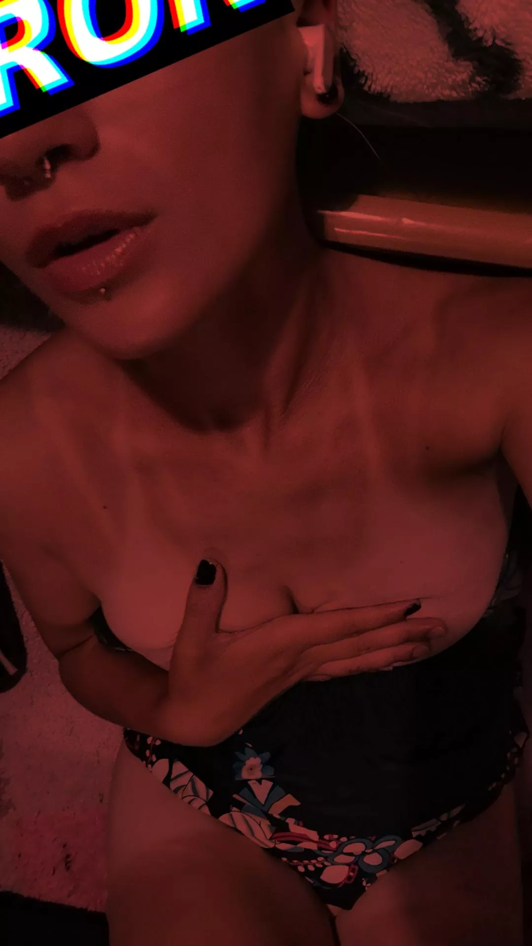 (F) just had a nice smoke before bed.. just laid down to chill👅 posted by leopardpijamas