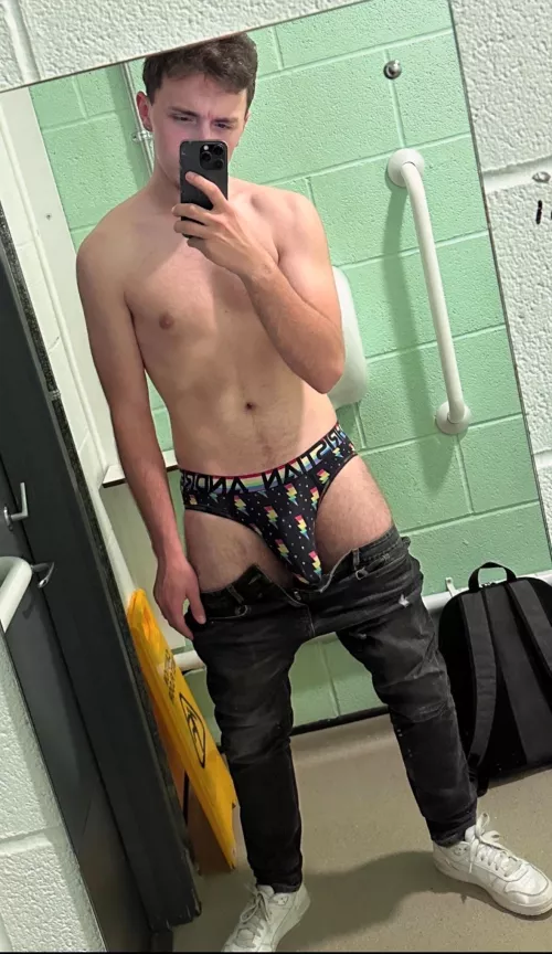 Filling out the pouch  by MCBRADDERZ