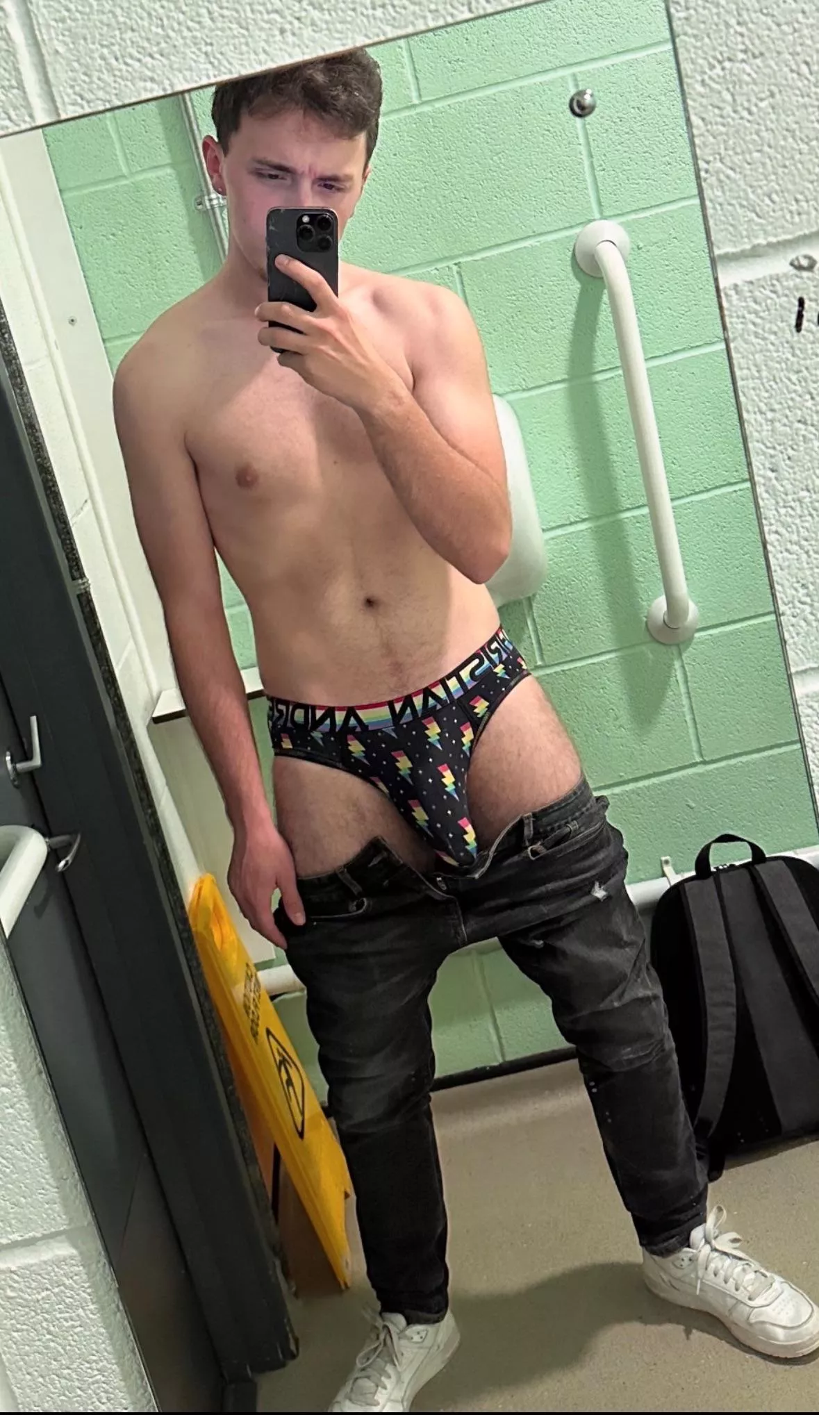 Filling out the pouch  posted by MCBRADDERZ