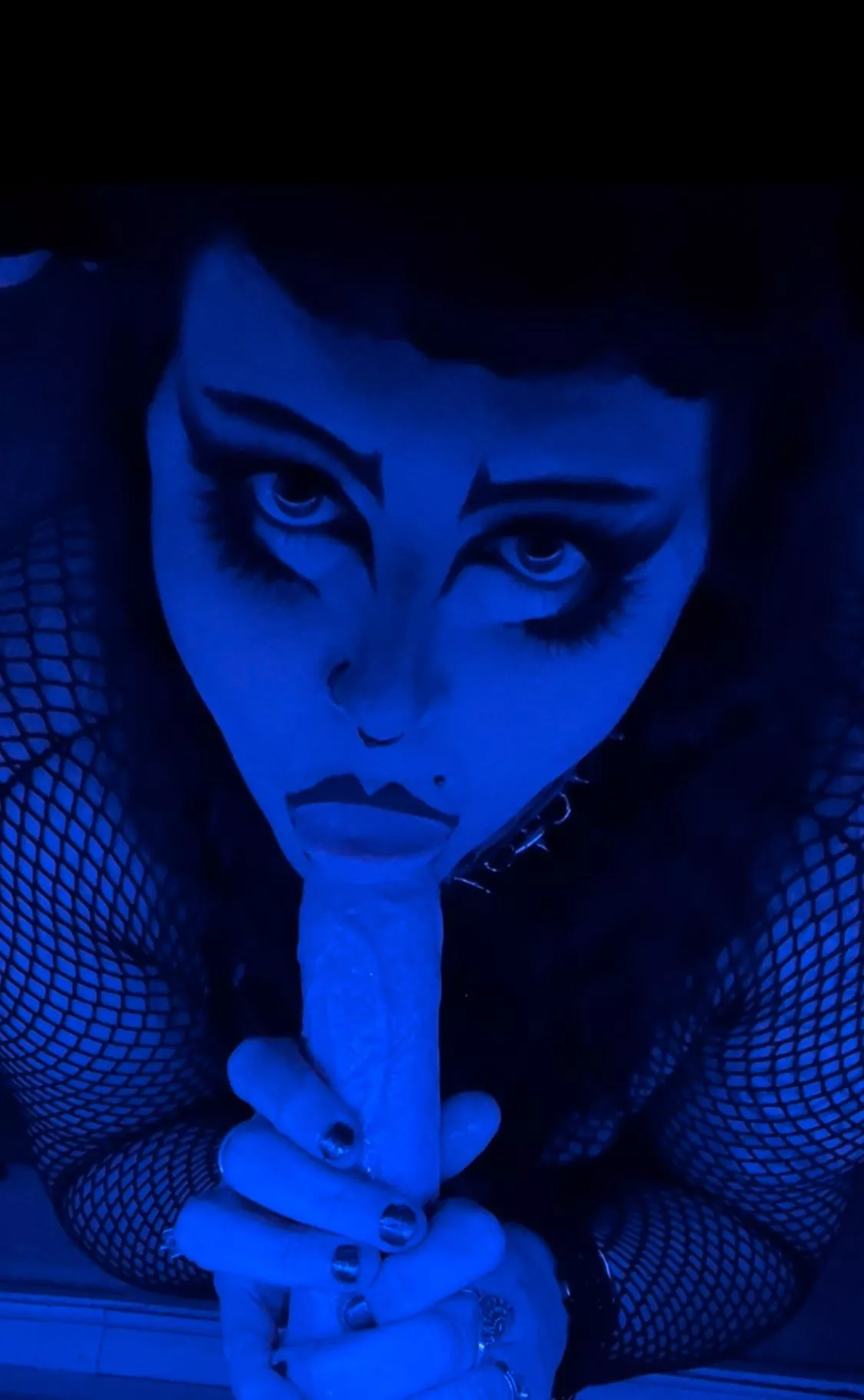 Goth girls do it best.  posted by Consistent_Path_7848