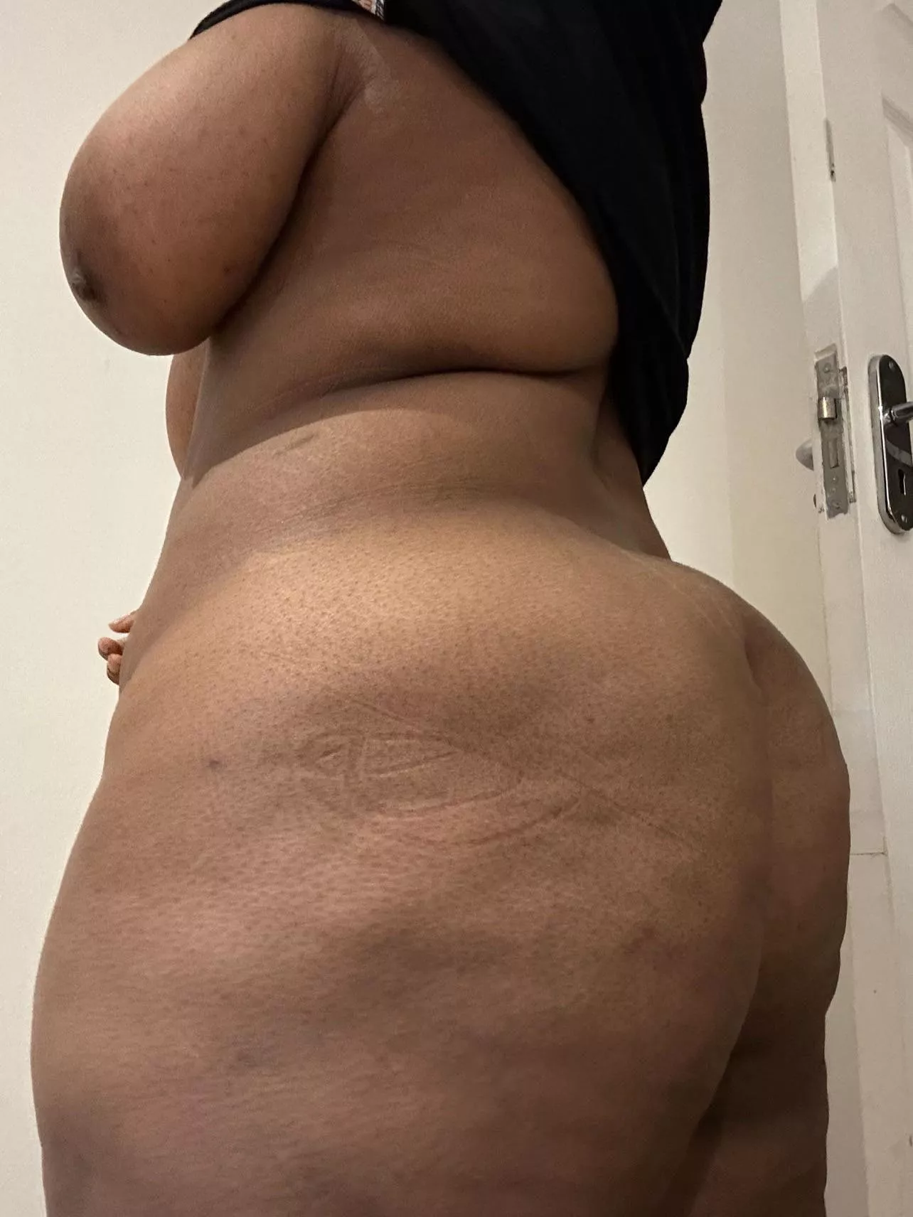 Hi :) posted by Conscious-Ask-3883