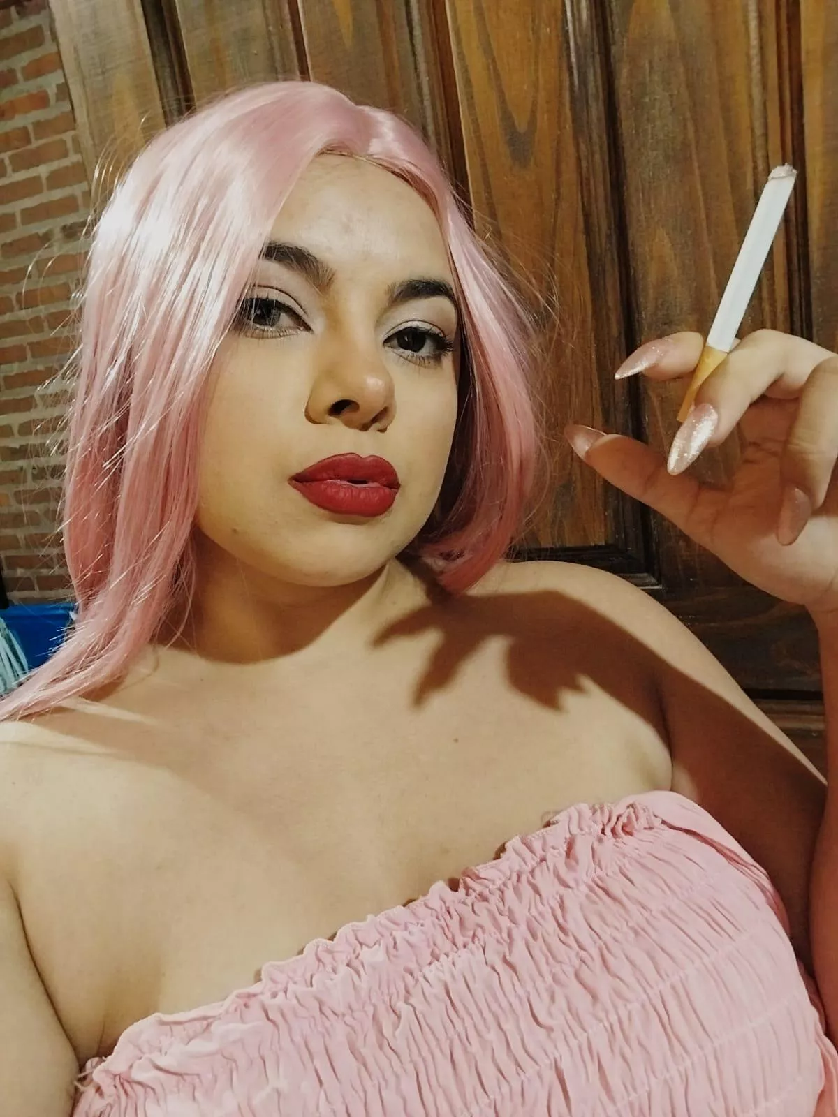 I have the habit of smoking before going to bed posted by LULI_HOT01