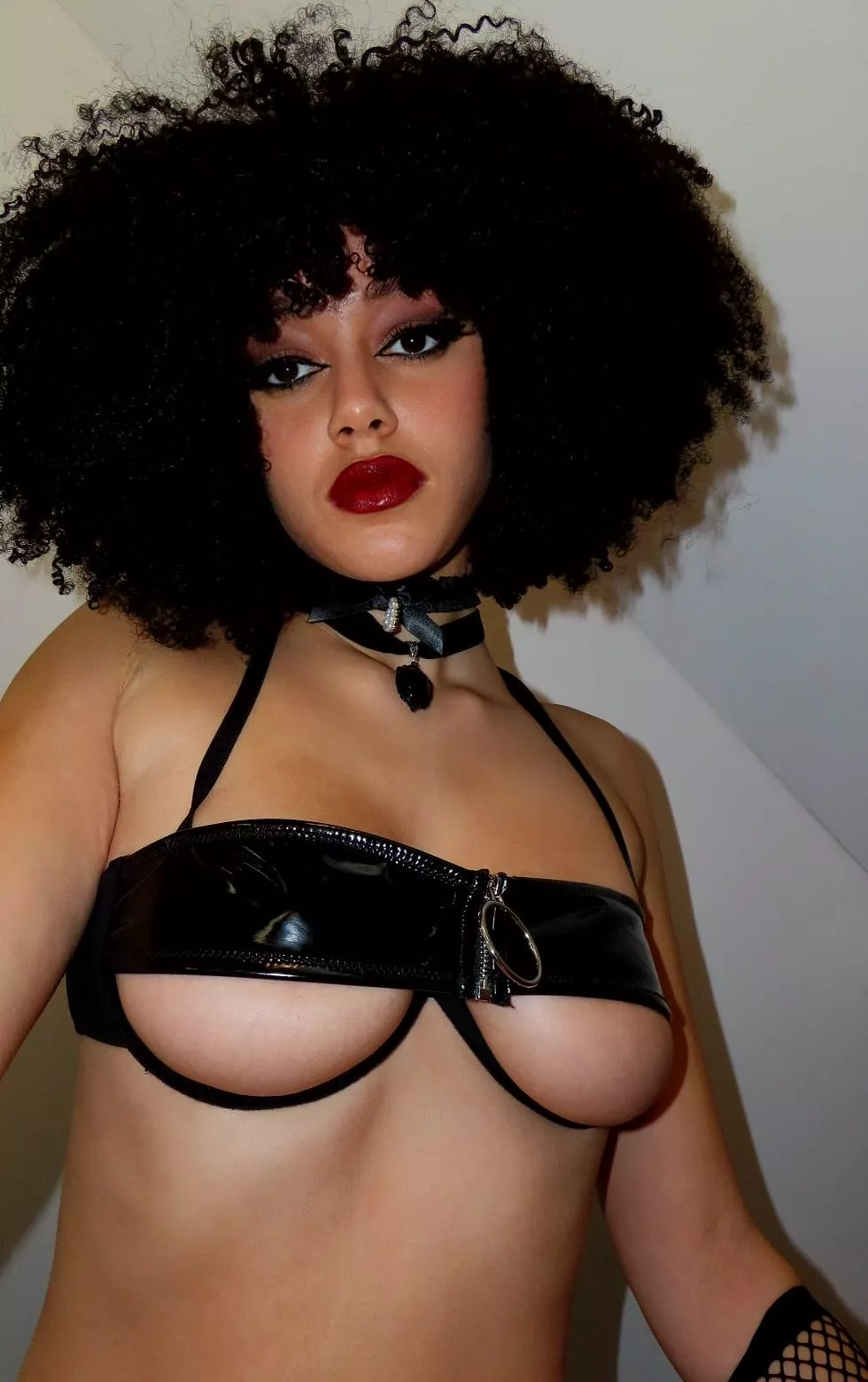 I wonder if im cute enough to be your type  posted by AmpleAnna