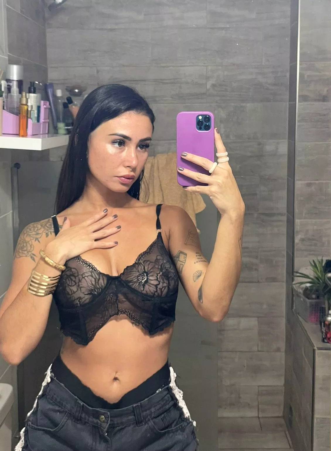 Just took a nice shower. I feel sexy in this bra posted by sophiemodel