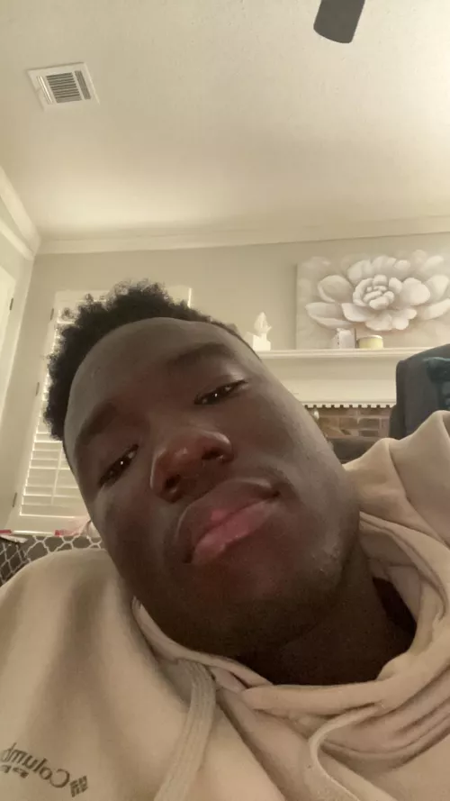 Someone carry me in Valorant 🥺? by PerspectiveAlert5851