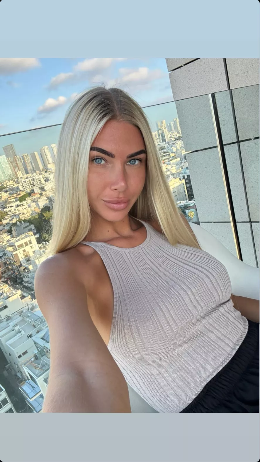 Stunning eyes 🌻  posted by L33v1