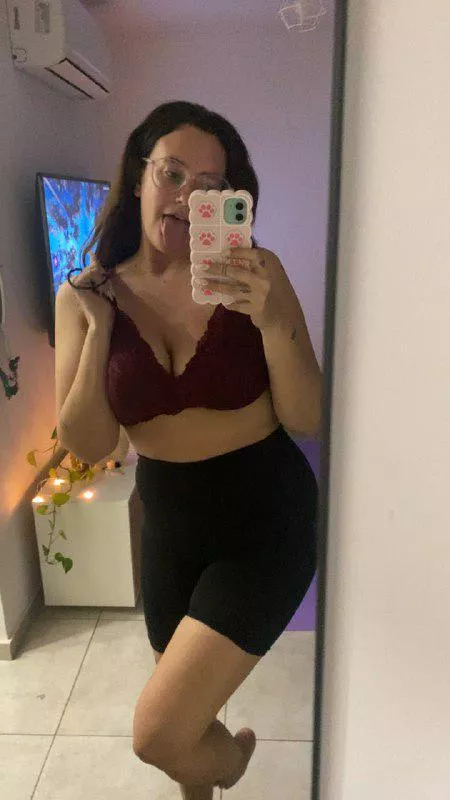 This slut want to have a wild night  posted by w_queen
