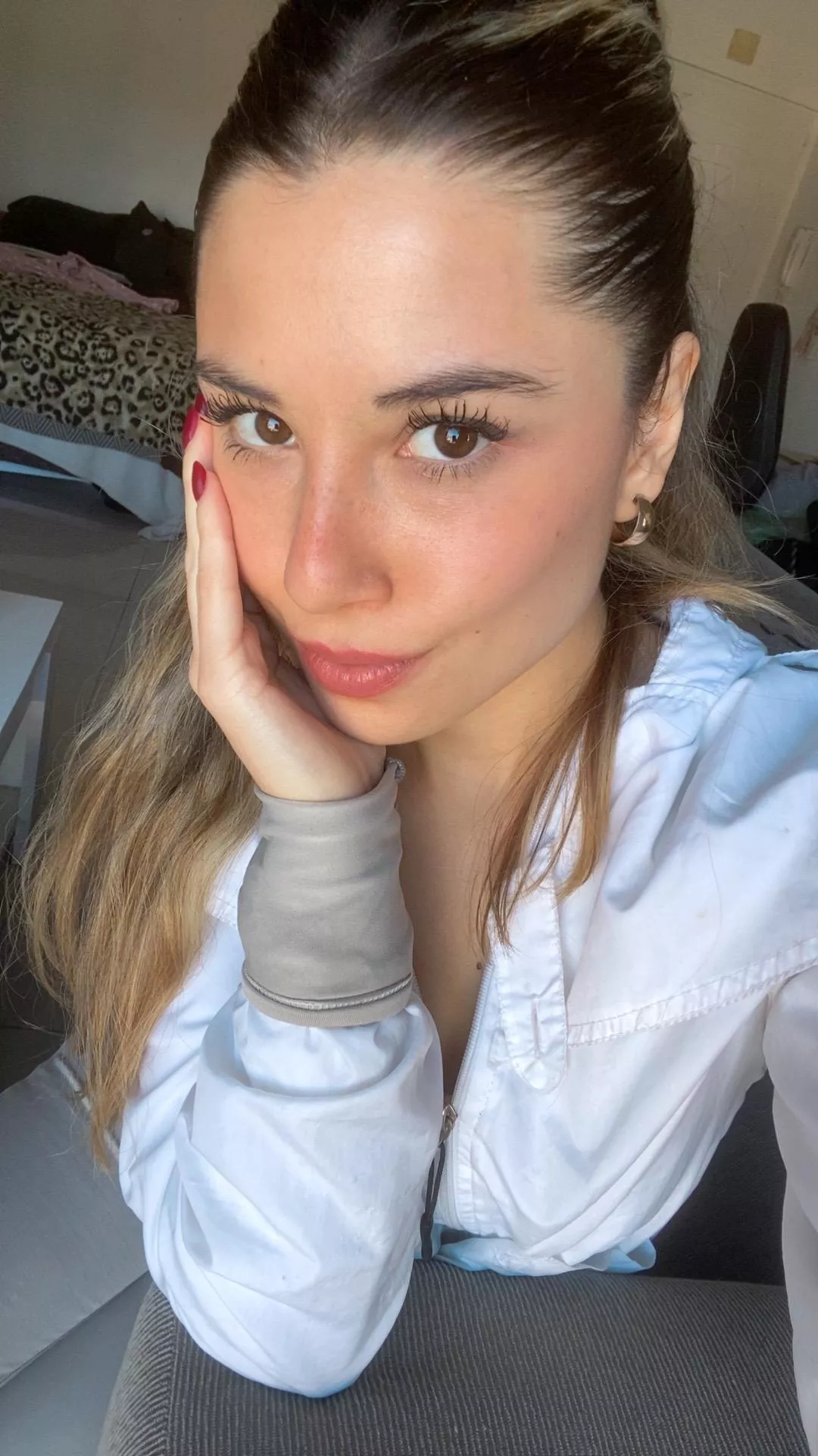 ur cute petite trophy posted by Gisselle_Lueders