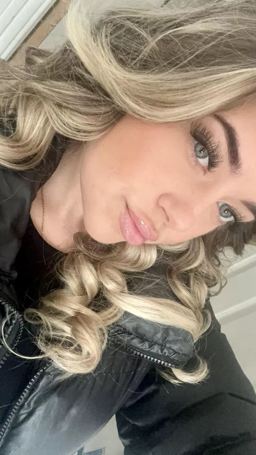 ur cute trophy  by cherries_rain