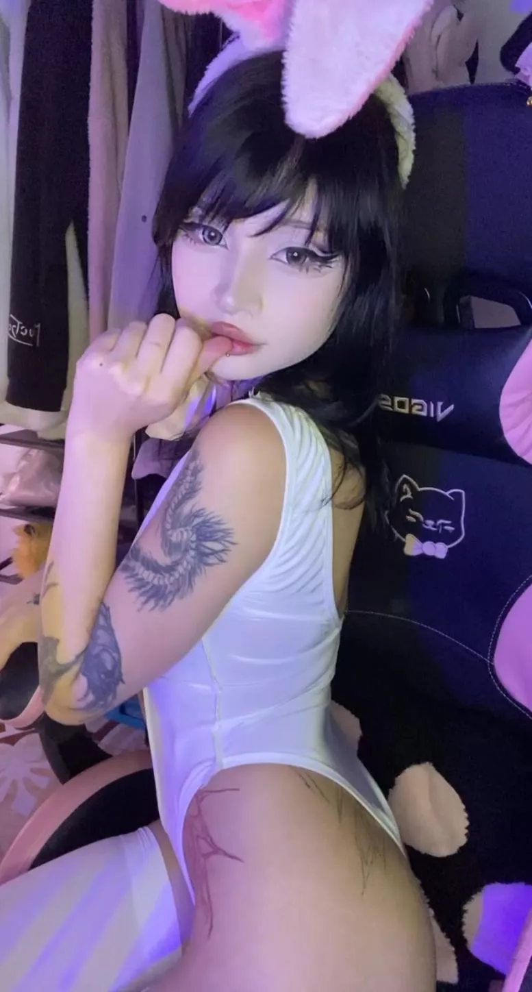 Your bunny wanna hop above you all night posted by vixengirlyy