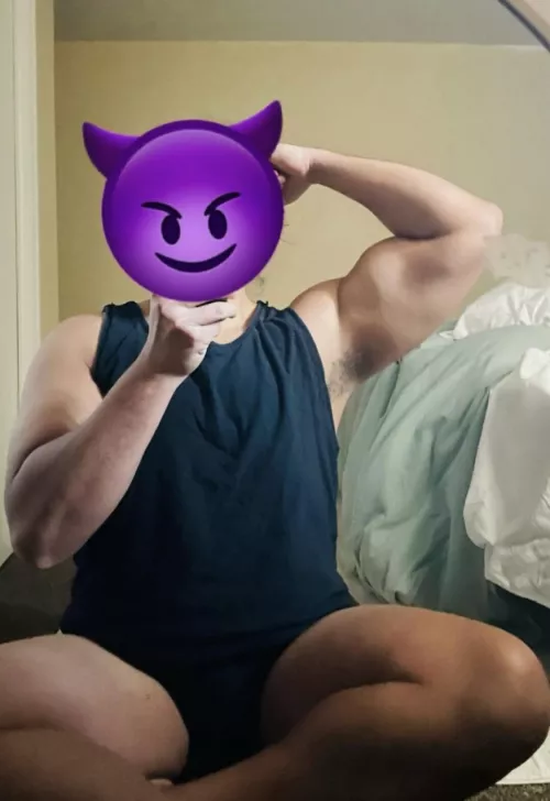 Anyone get turned on by post-gym armpit smell? 🥵 by thatant-