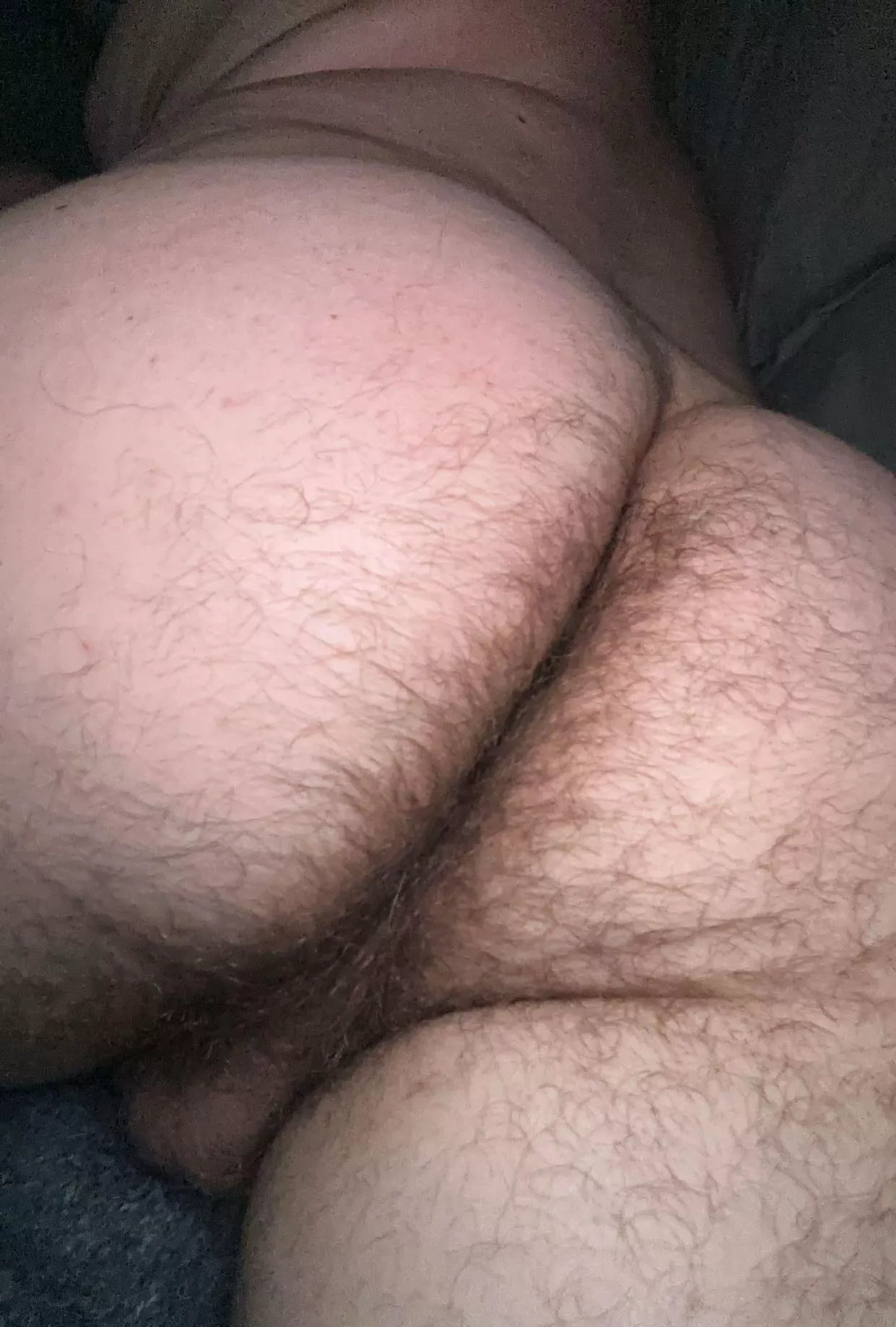 Anyone want a taste 🍑 Dm for snap ;) posted by e-less01