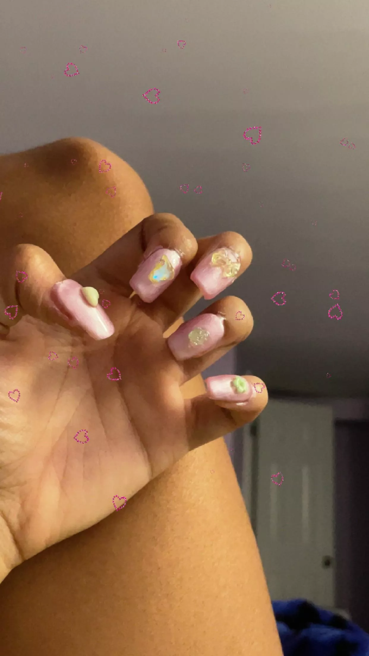 did my nails! not the best but i think theyre cute posted by personpupil