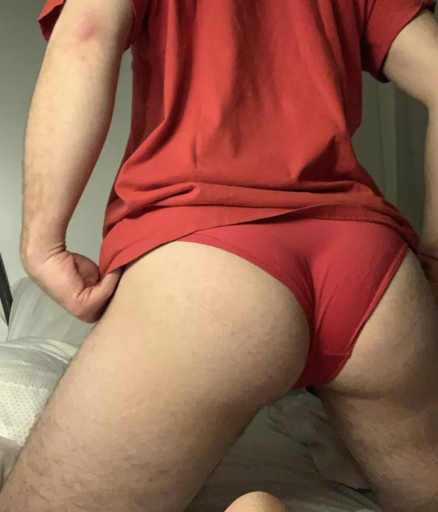 Fuzzy Peac[h] 🍑 posted by stickygecko69