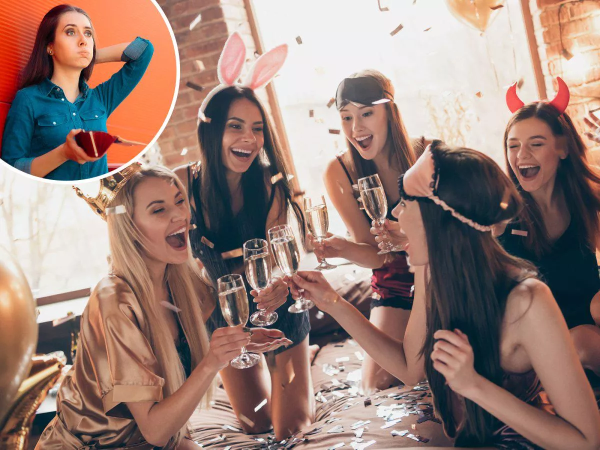 Goddess party in Venus? Either my invitation got lost in the mail, or my screw up with Venus Dolls was more serious than I thought....  posted by Miss-SillyGirl