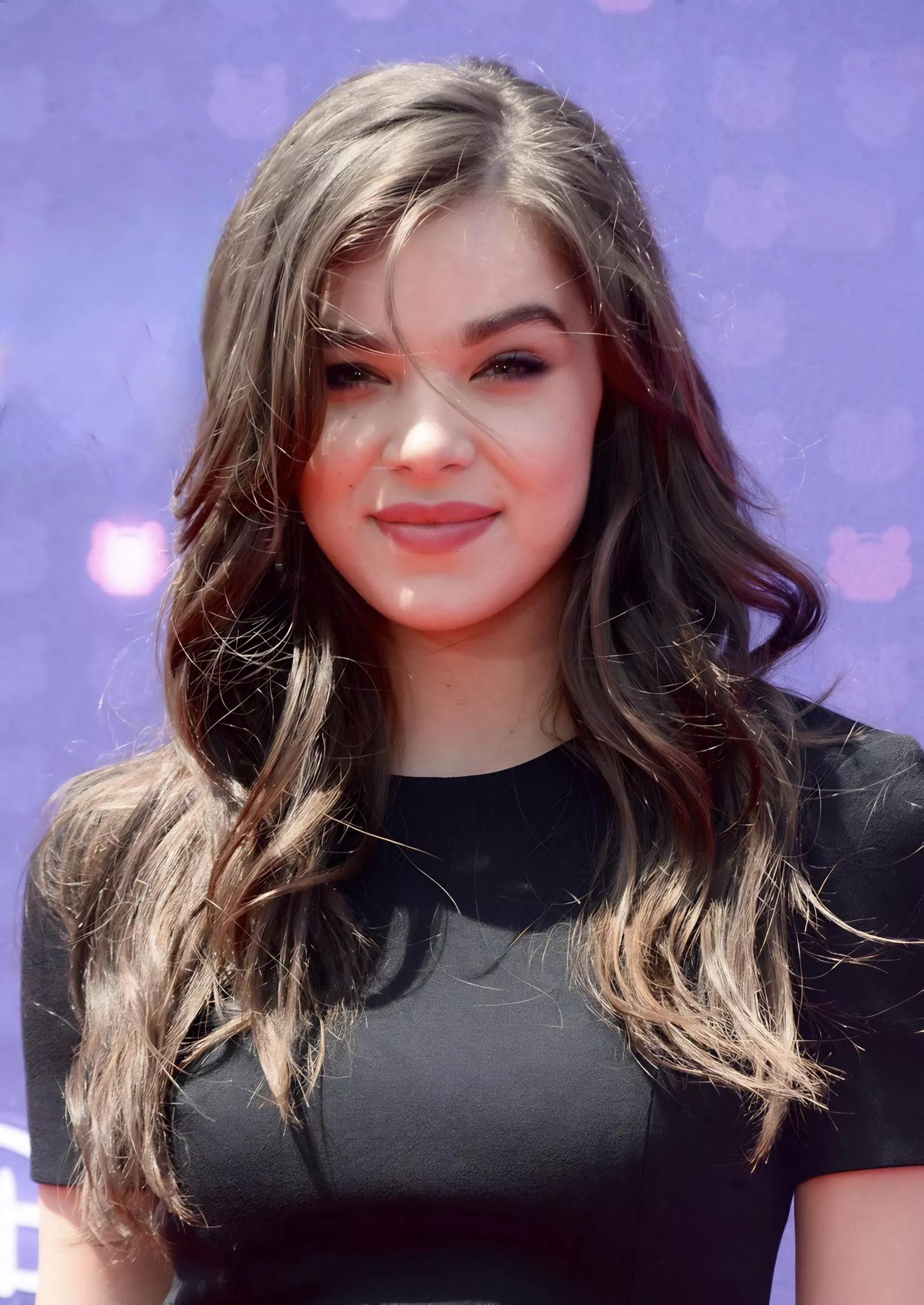 Hailee Steinfeld posted by cashmere1977_v3