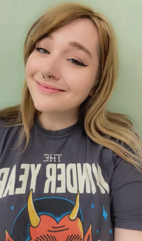 here’s a selfie to hopefully chase off the sunday scaries by Specific-Anxiety-578