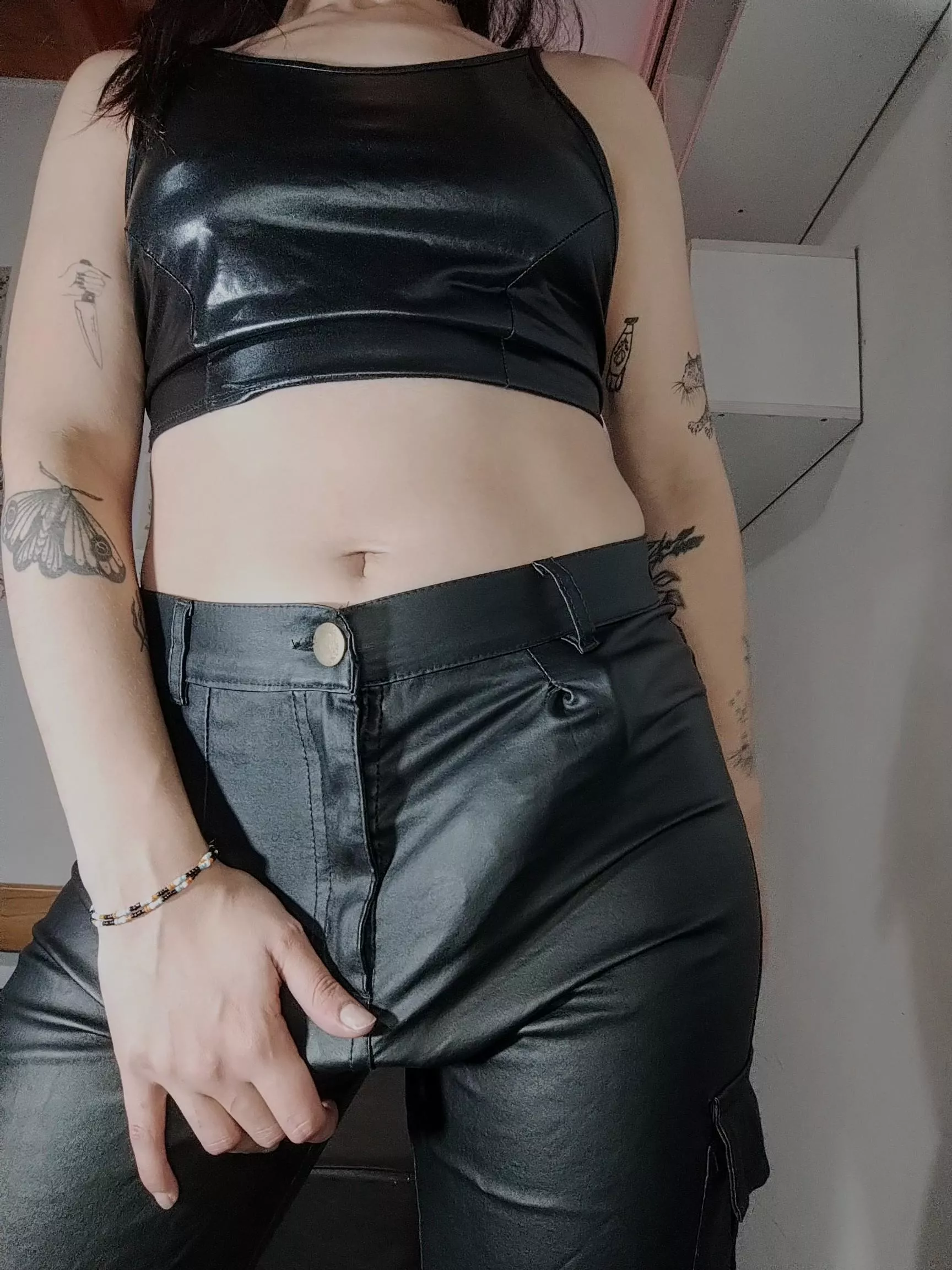 I have something 25 centimeters down my pants. posted by diosagriega_22