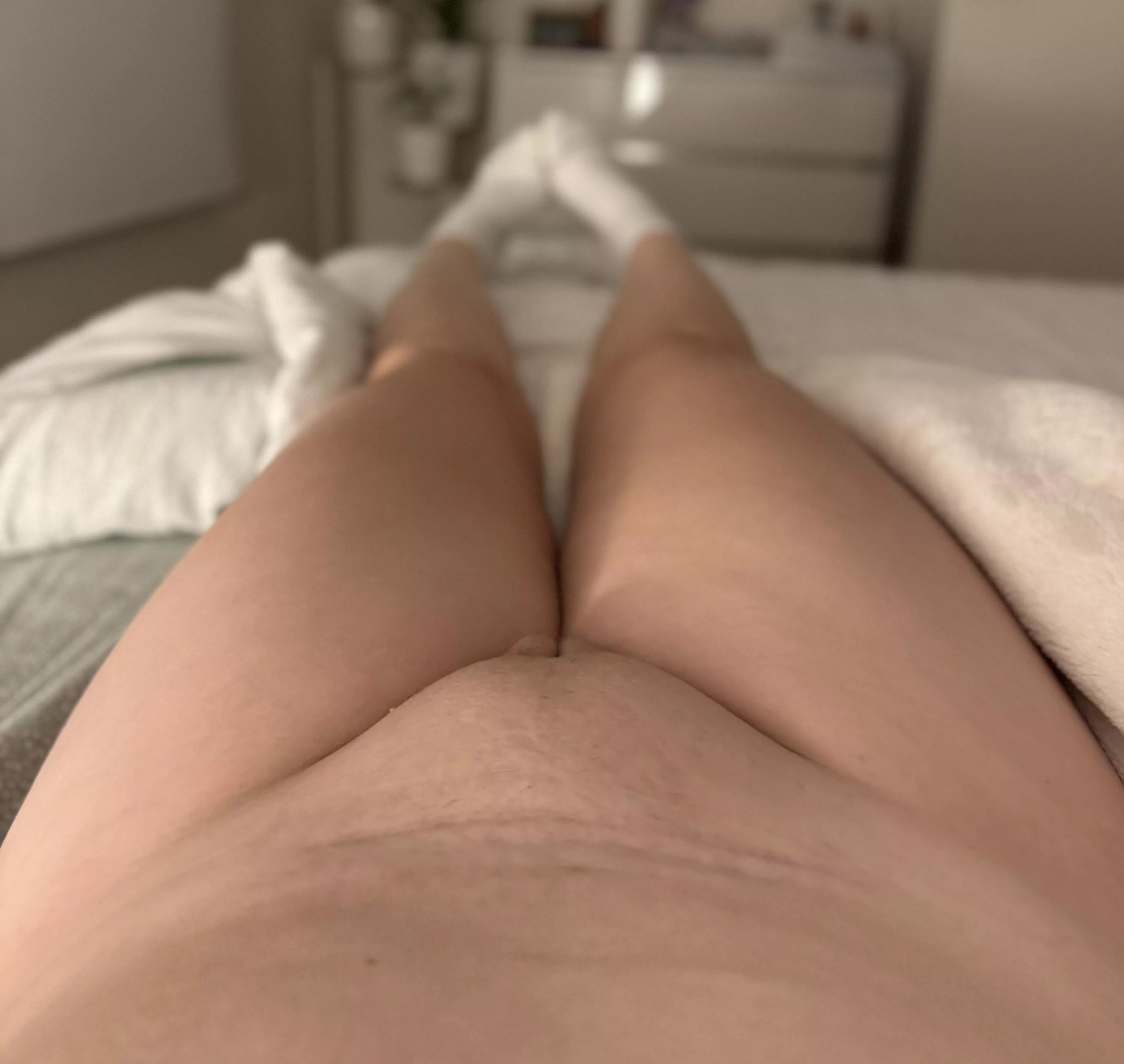 mound patiently waiting for someone to come to bed posted by mummymia1