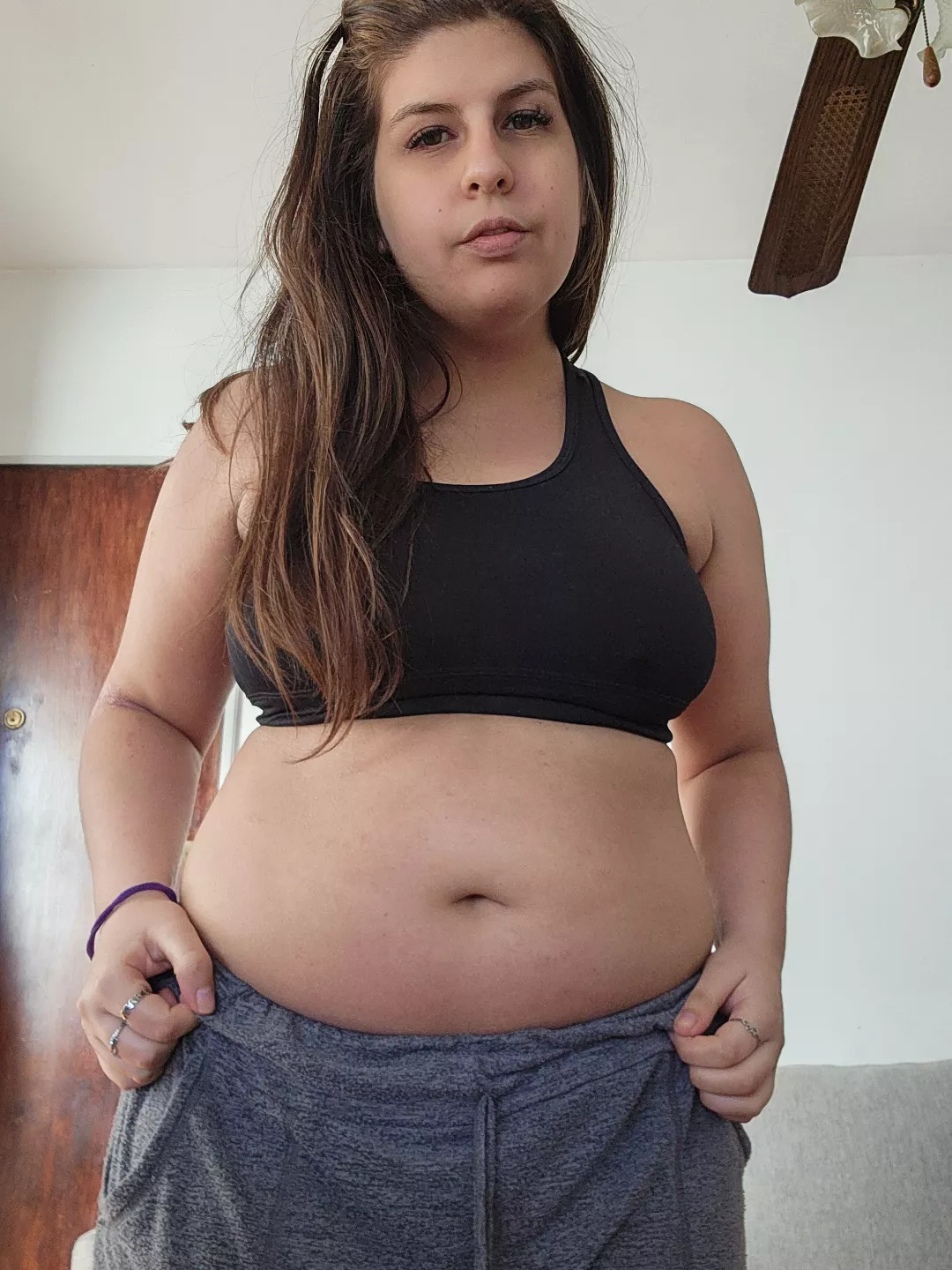 My bellybutton seems so nice here posted by abbysweet_