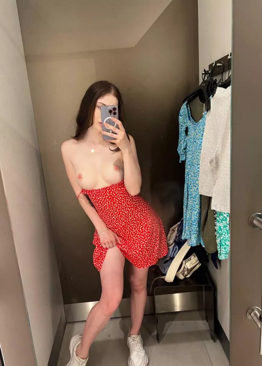 My boobs might be small, but they’re the perfect handful! posted by Eliandyanney