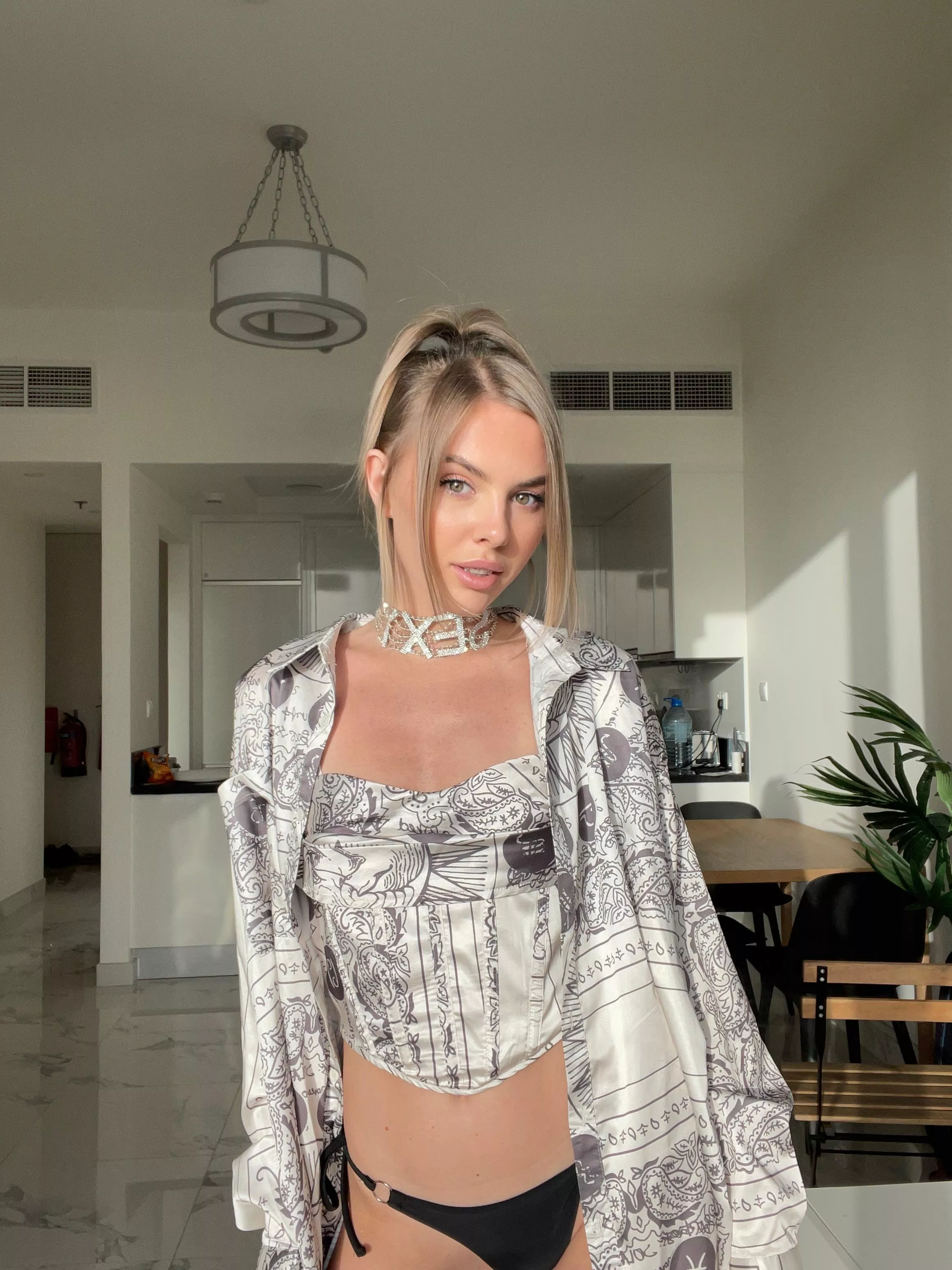 Petite babe posted by vaudismabsolute94