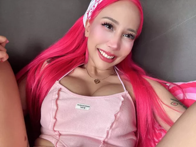 Pink hair dont care by PomegranateFim