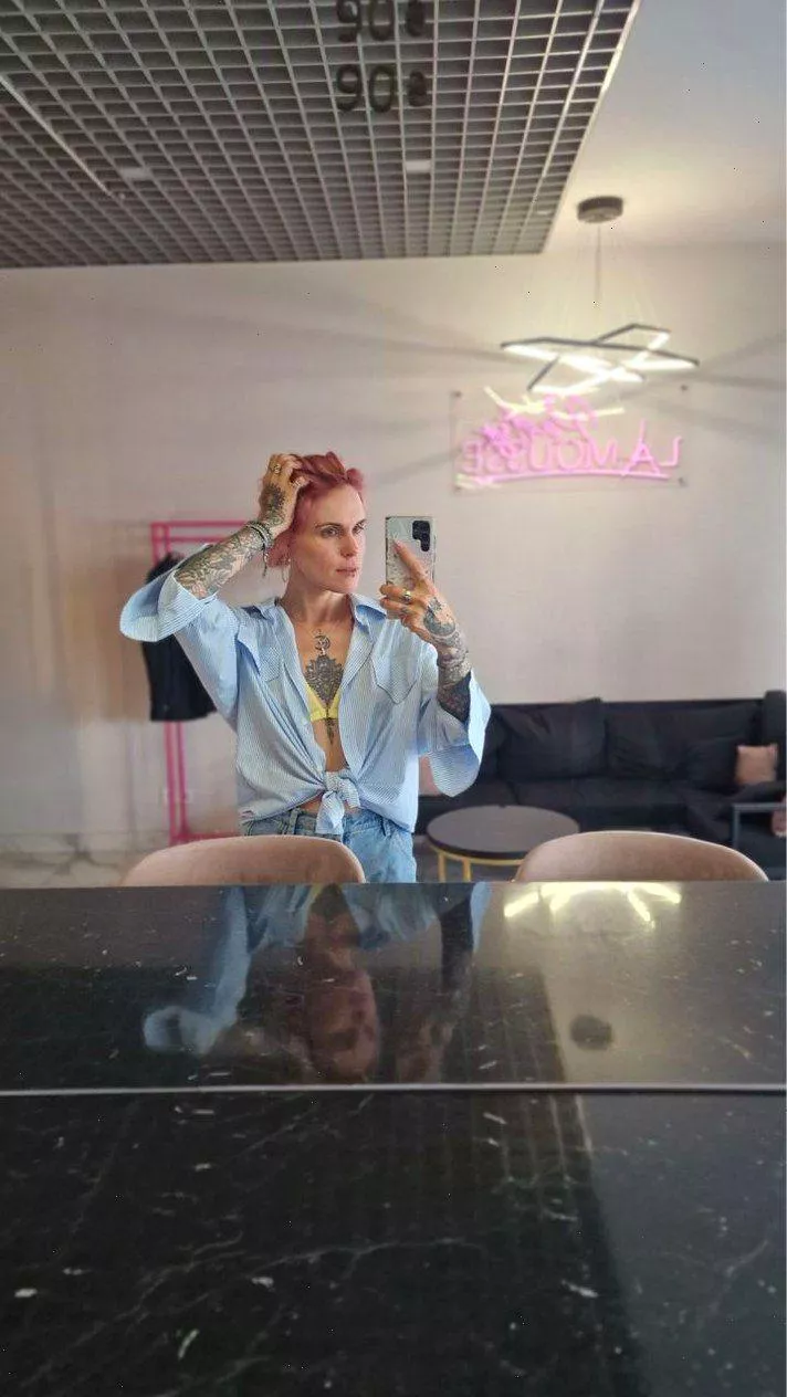 The sweetest milf you'll ever meet - but trust me, she has a naughty side. posted by YourQueen4