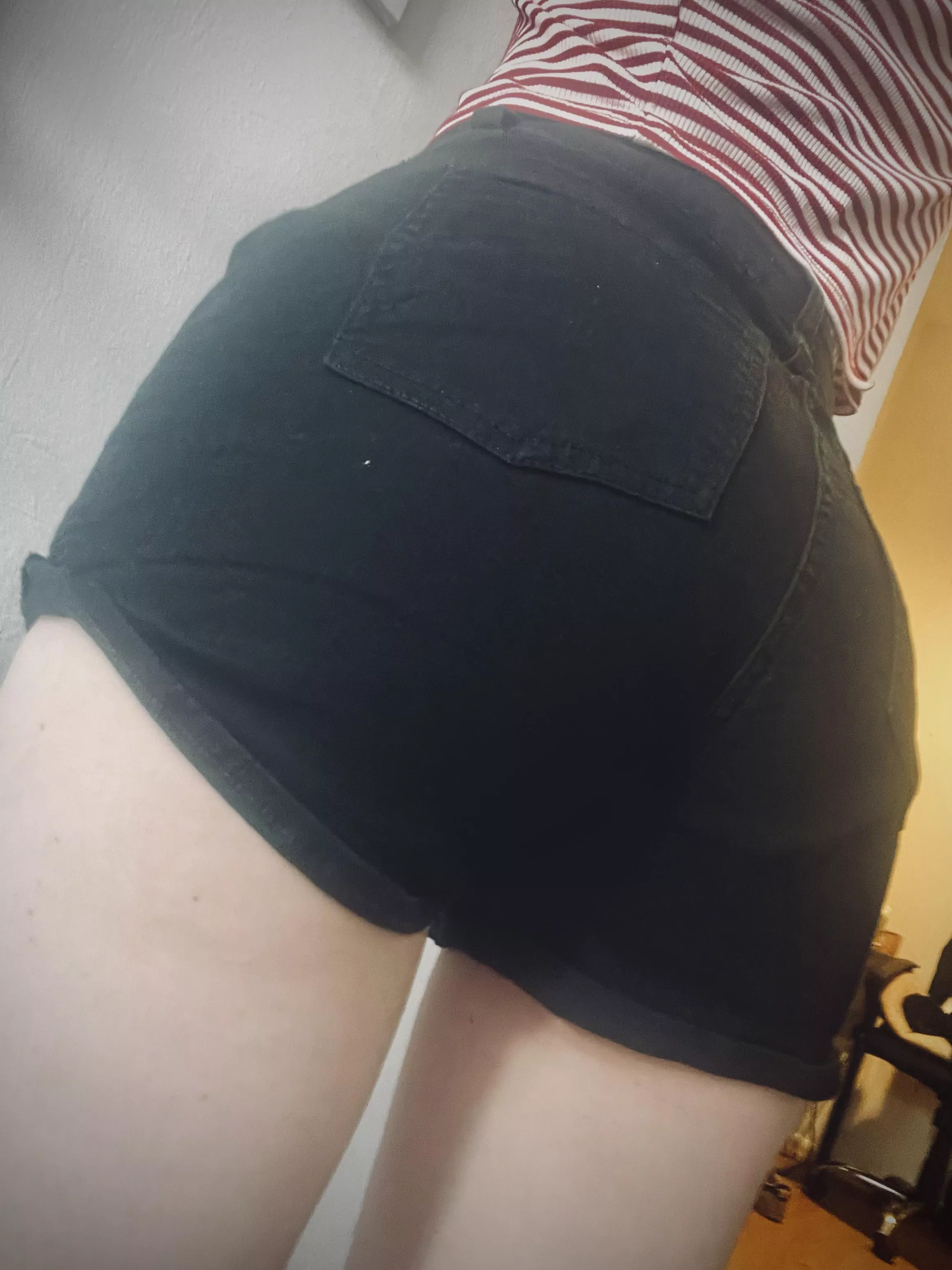 The weather has been HOT today so had to get the booty shorts out to celebrate 🍑 posted by Historical_Two_4020
