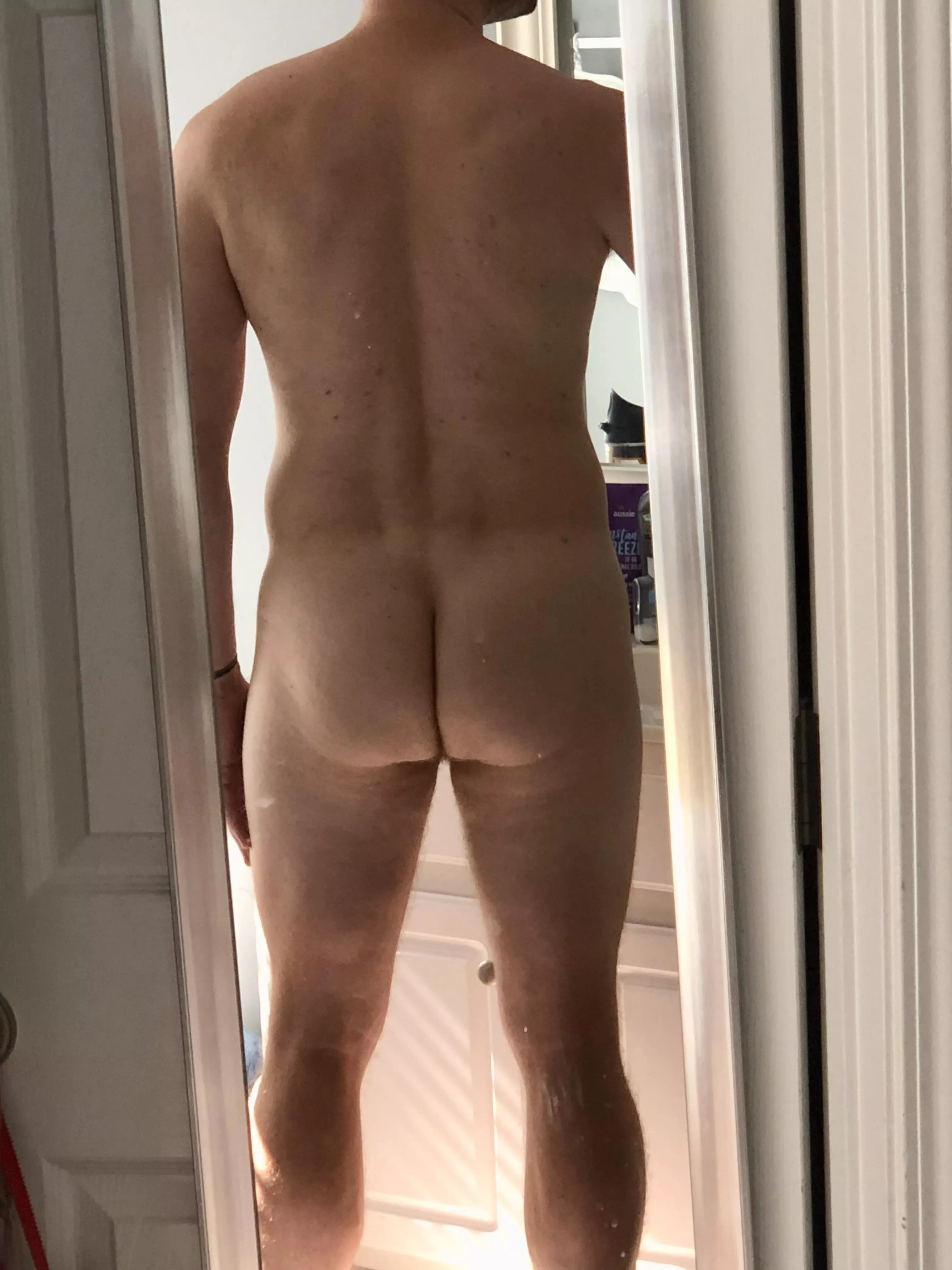 [33] Just your average straight married guy who secretly wants his ass played with more. posted by King6VI6