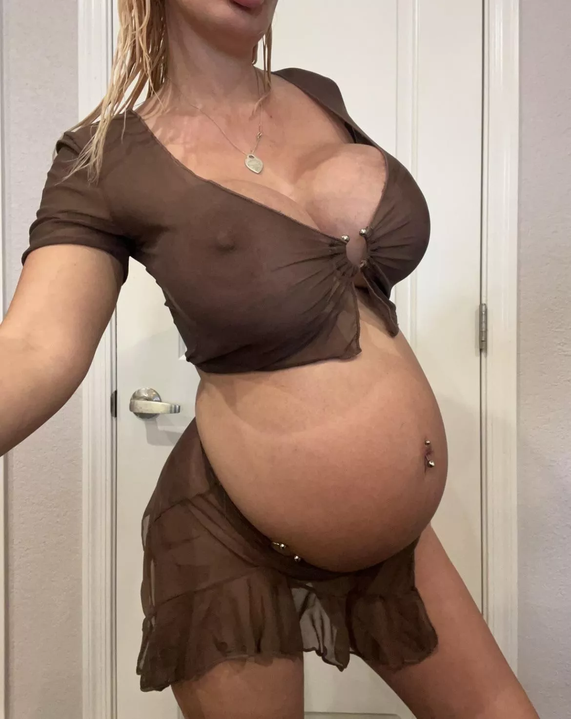 Do you think this outfits ok for a pregnant girl posted by rawrseven
