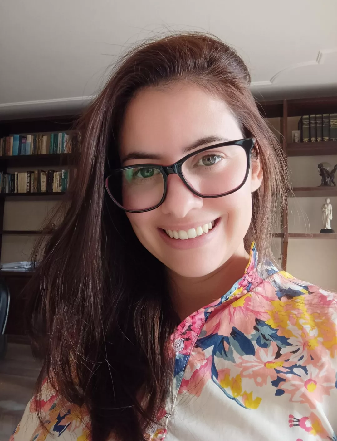 Hellooooo 😁🤓😍 posted by Isiscristine