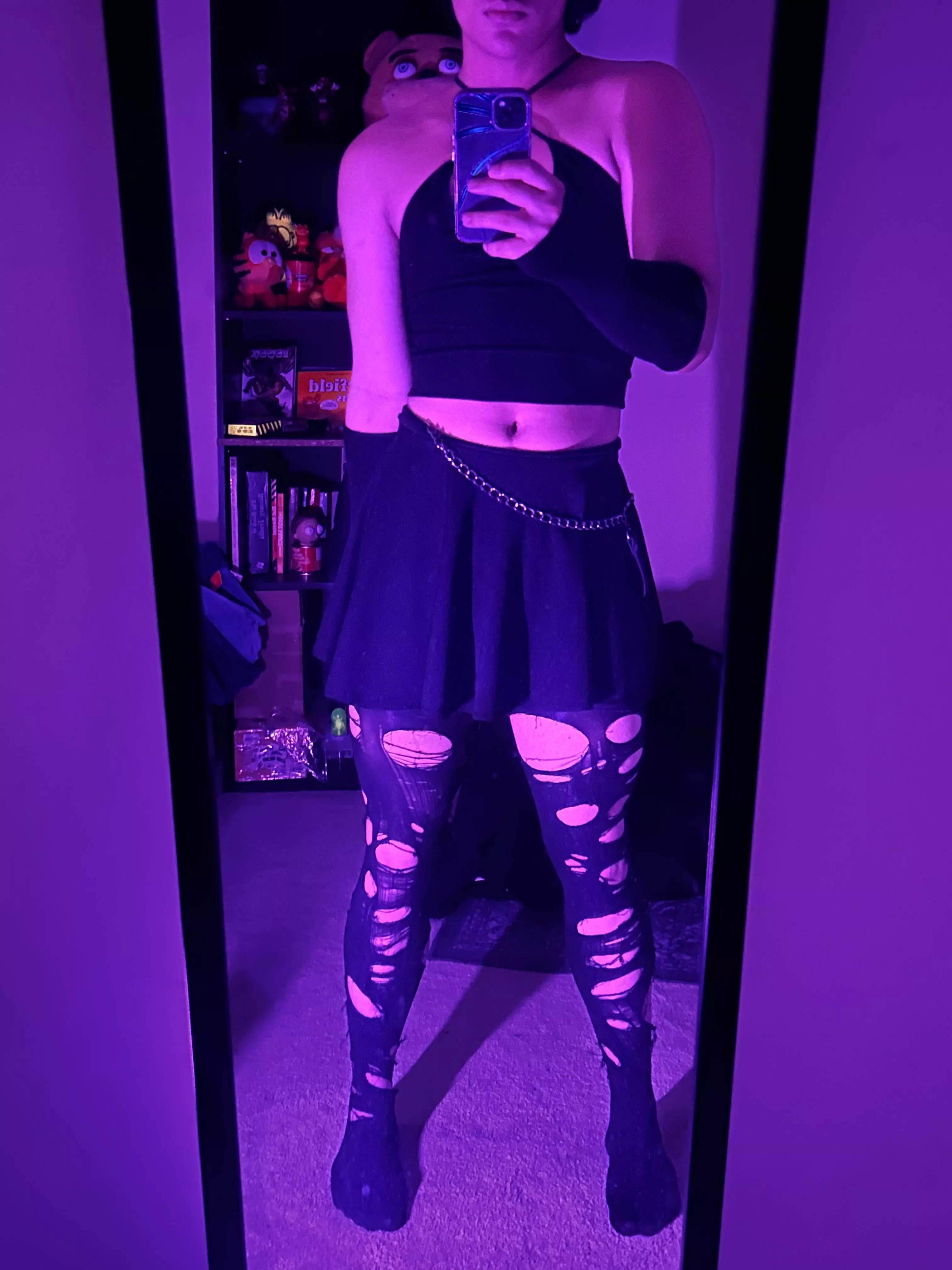 Hey there homo✨🖤 posted by FRAN0_2077