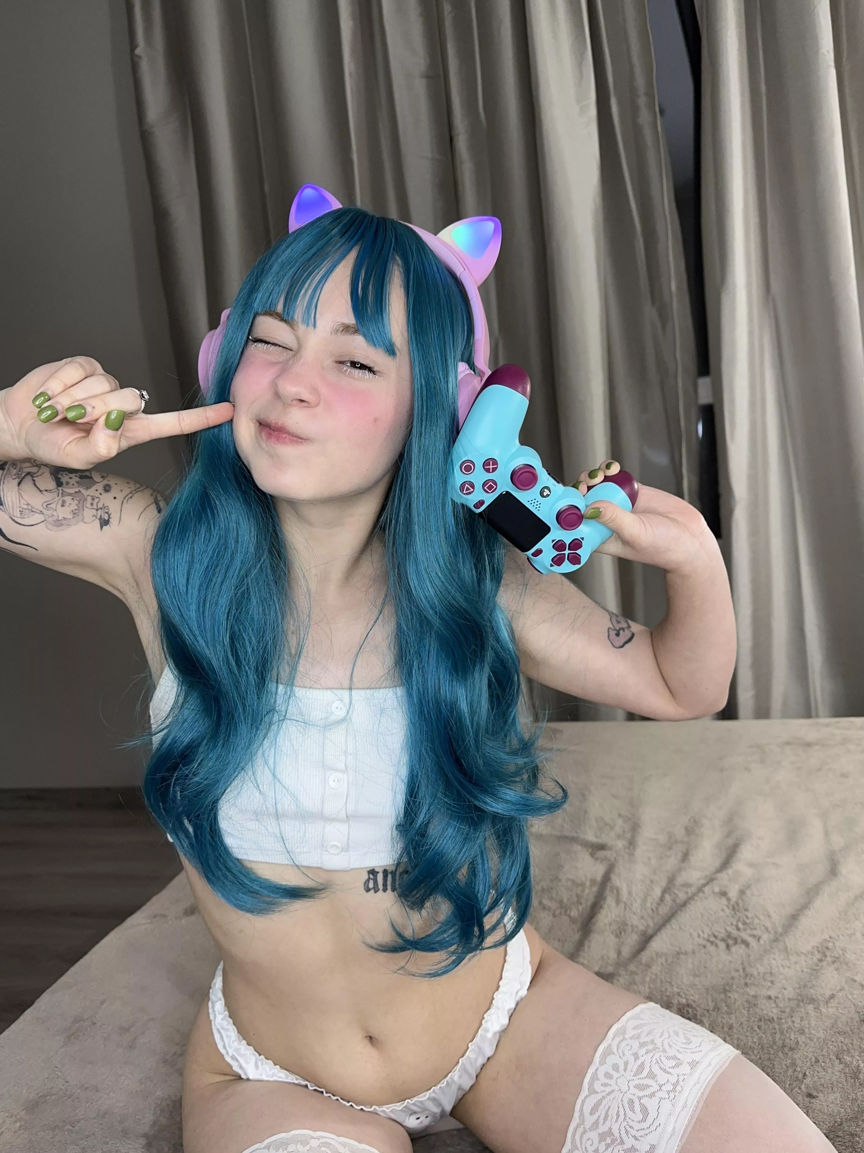 I know you like to watch… posted by tavielin11