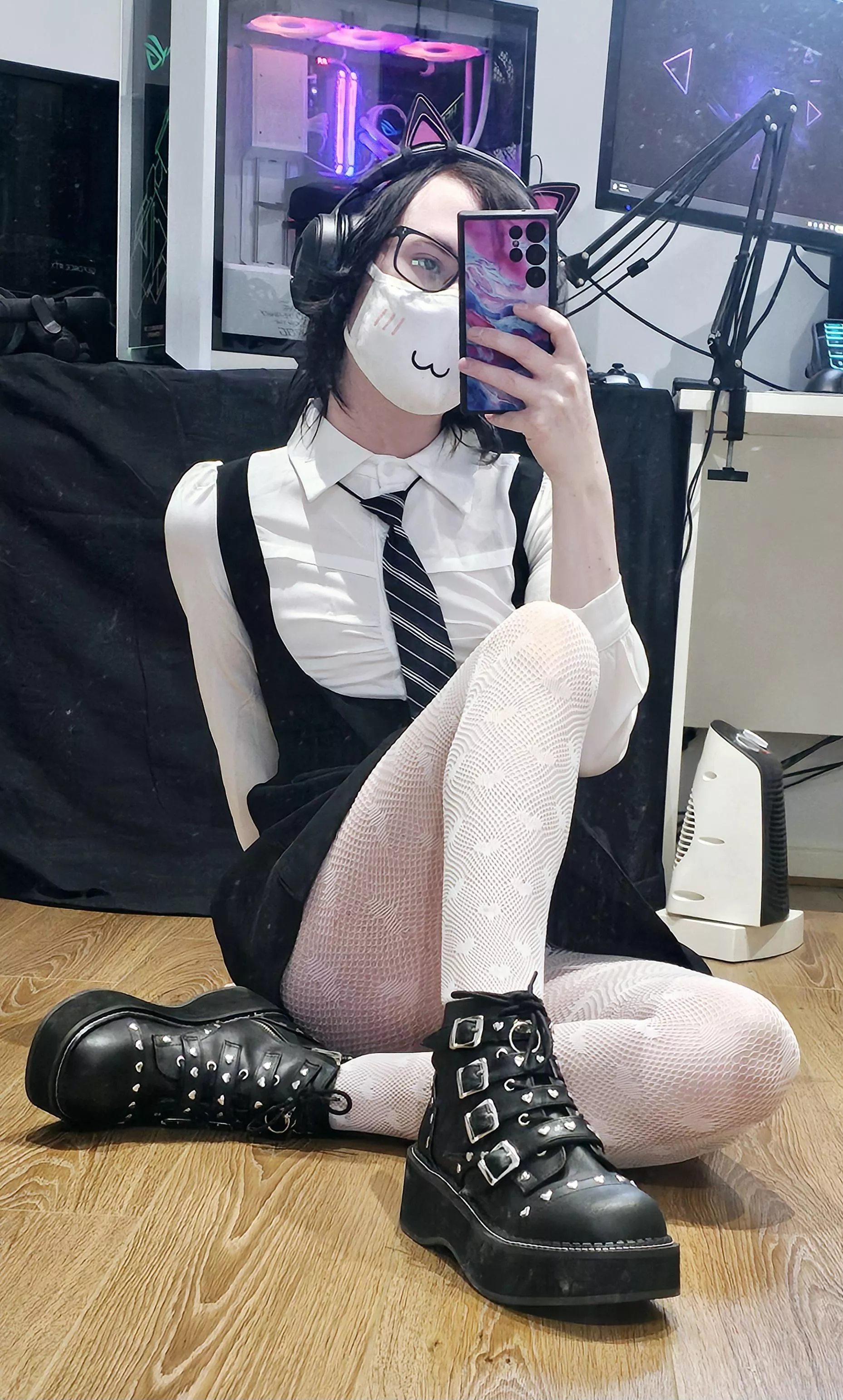 Just being a little gamer 🩷 posted by TommiMOTE