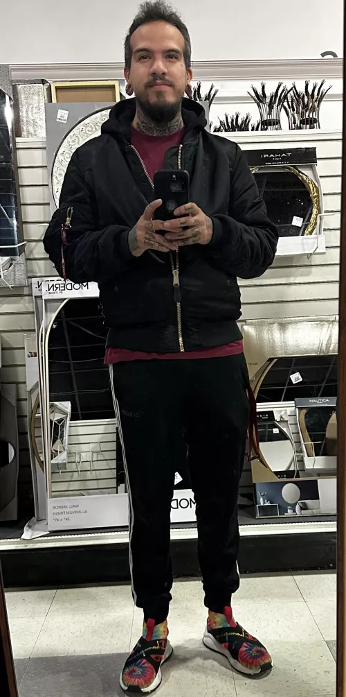 Looking for mid peeps to play Hell Let Loose with and other fps by Justalilthuggish