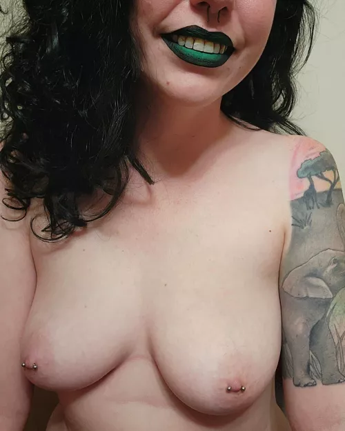 One of my favorite colors 💚 by xxxenaphia