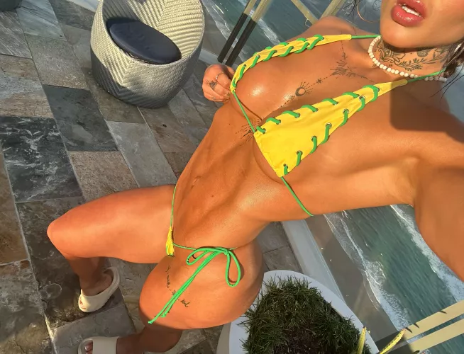 Say the first word came on your mind (F) by jacindaxx