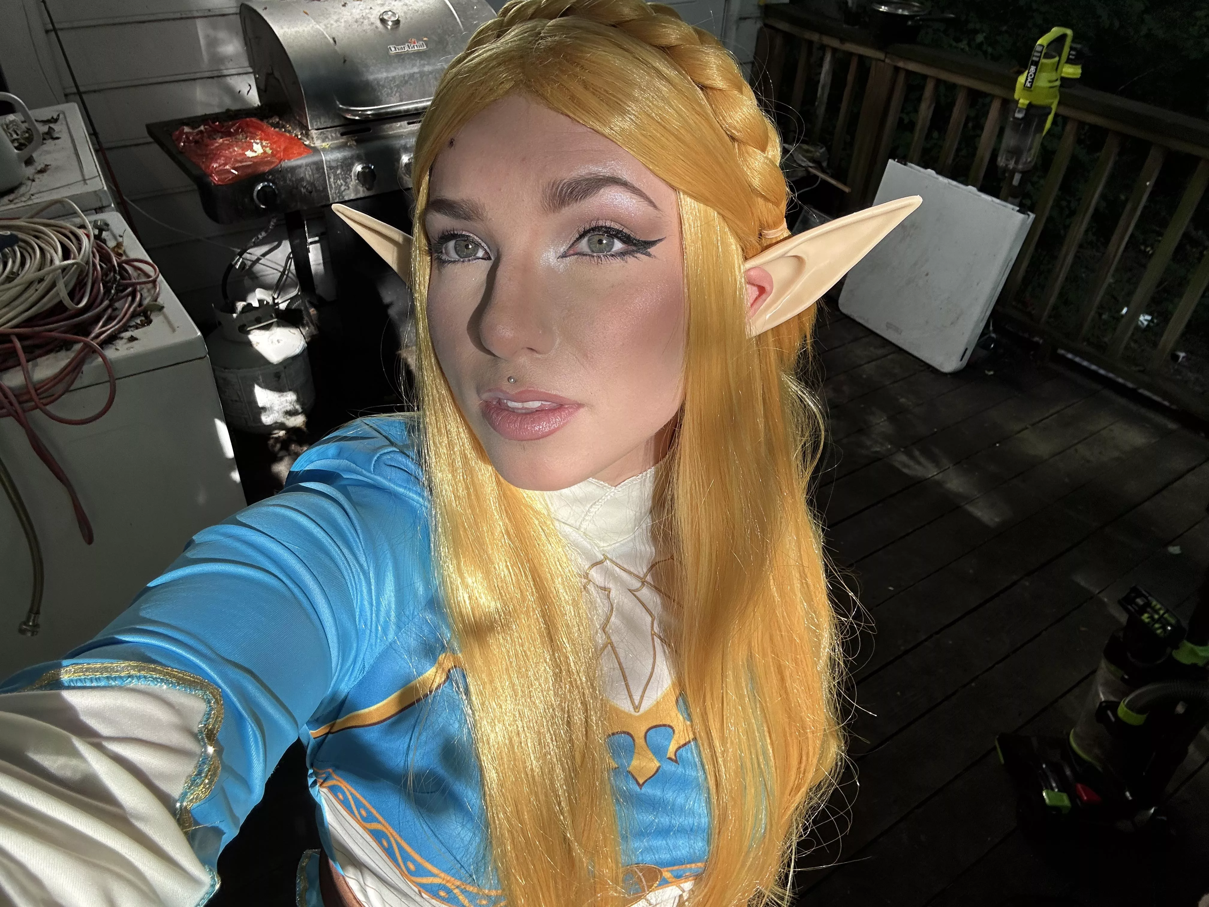 Surprising my dad about the new Zelda game announcement by dressing up as Zelda posted by Tweef515